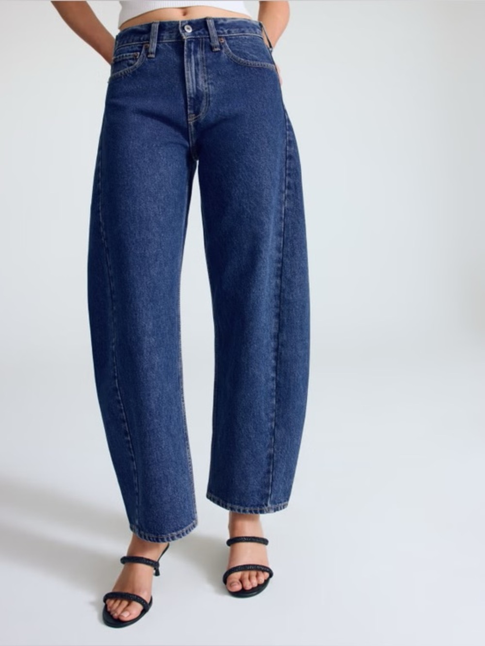 Abercrombie & Fitch Mid Rise Barrel Jean, Size 26 Regular, Dark Wash